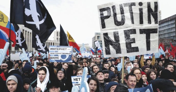 Mosca vuole blindarsi online. Siti pubblici su Reti protette