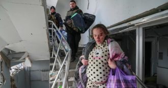 Copertina di Guerra Russia-Ucraina, “ostaggio dei russi la ragazza fotografata mentre fuggiva dall’ospedale di Mariupol bombardato”