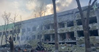 Guerra Russia-Ucraina, attacchi aerei distruggono l’ospedale pediatrico a Mariupol: le immagini della devastazione – Video