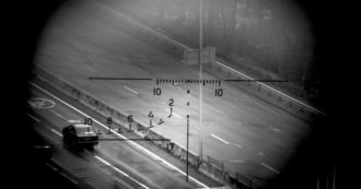 Copertina di Non è guerra: sono omicidi da guardoni