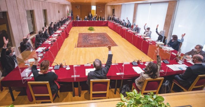 Csm, nel governo scontro su porte girevoli e carriere