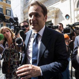 Copertina di Eolico in Sicilia: destra, renziani e Pd salvano Siri, il fedelissimo di Salvini