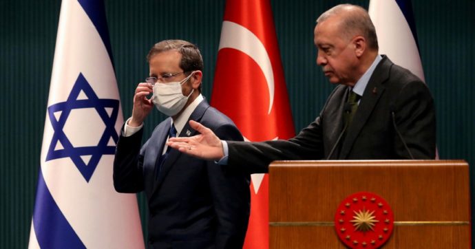 Copertina di Erdogan accusa Israele per scippare le trattative
