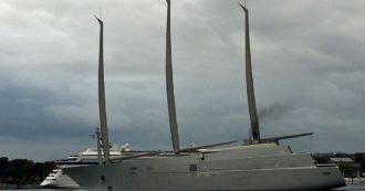 Guerra Russia-Ucraina, sequestrato a Trieste lo yatch a vela da 143 metri di Melichenko. “Era all’incontro con Putin il giorno dell’invasione”