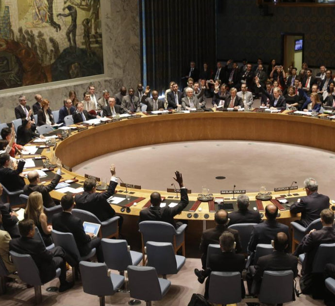 Le sanzioni alla Russia e il paragone con l’Iran che (per ora) non regge. Mosca incassa ogni giorno 800 milioni di dollari da gas e petrolio