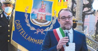 Copertina di “Castellammare, sindaco testimone di nozze al matrimonio di una famiglia di camorra”