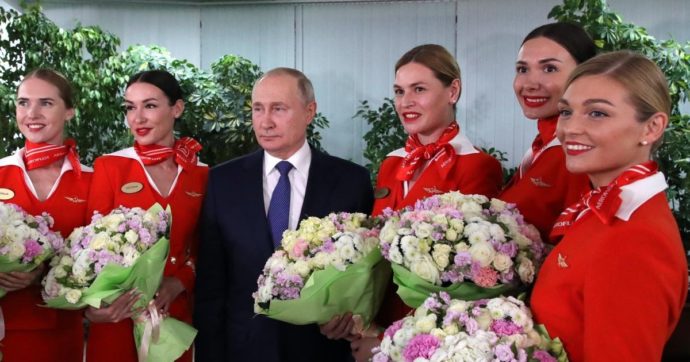 Guerra Russia-Ucraina, i massimi dirigenti lasciano Aeroflot, la più grande compagnia aerea di Mosca: “La vecchia vita è finita”