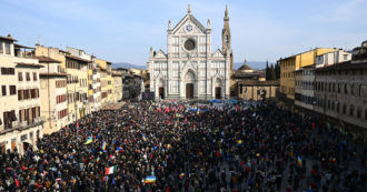 Copertina di Guerra Russia-Ucraina, le manifestazioni per la pace – Ventimila in piazza a Firenze, collegate cento città. L’intevento di Zelensky