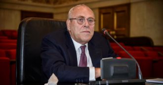 Copertina di Milano, Greco ancora indagato a Brescia: “Favorì Profumo nell’inchiesta su Mps”