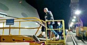 Copertina di Trieste, sequestrato lo yacht da 530 milioni di euro all’oligarca russo Andrey Melnichenko: l’intervento della Guardia di finanza – Video
