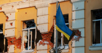 Copertina di Ucraina, dopo il sindaco di Melitopol le armate russe rapiscono anche quello di Dniprorudne. Kiev: “Crimini di guerra ormai sistematici”