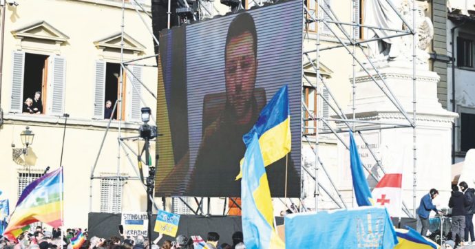 Firenze, Zelensky con la piazza “È una guerra contro l’Europa”