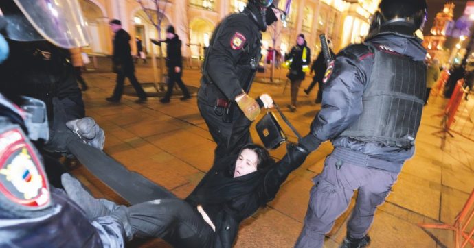 Giovanni Savino: “Sembra il 1914, l’isolamento aiuta la strategia del Cremlino”