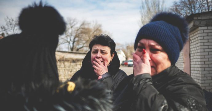 Tra i morti della città-martire: “Resistere per salvare Odessa”