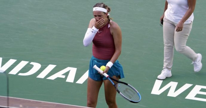 Guerra Russia-Ucraina, la tennista bielorussa Azarenka in lacrime nel mezzo di un match: “Mi dispiace tanto”