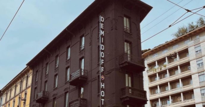 L’hotel dipinto di nero: a Milano “minacce di morte” e “campagne di odio sui social” contro il Demidoff