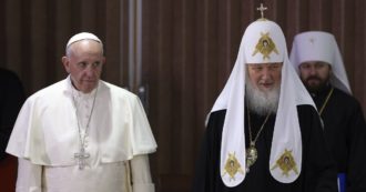 Guerra Russia-Ucraina, telefonata tra Papa Francesco e il patriarca di Mosca Kirill: “La Chiesa non usi il linguaggio della politica”