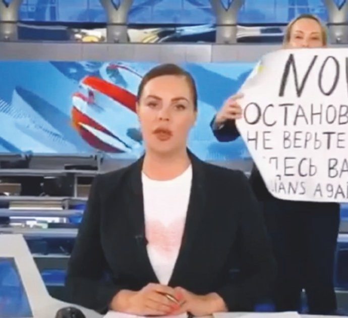 Che Tempo che Fa, la giornalista russa Marina Ovsyannikova ospite di Fazio: ha protestato in diretta tv contro la guerra