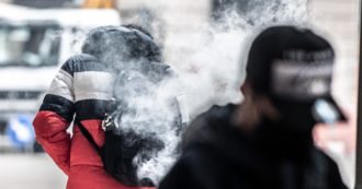 Copertina di La Danimarca vuole vietare la vendita di prodotti con nicotina a chi è nato dopo il 2010: “Vogliamo che non inizino mai a fumare”
