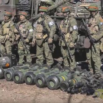 Copertina di Spese militari fino al 2% del Pil: più soldi per bombe e soldati. Tutti signorsì, tranne ex M5s e Sinistra italiana