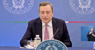 Caro benzina, Draghi: “Riduzione di 25 centesimi al litro fino a fine aprile. Tempo limitato? Vogliamo vedere come si comporta il mercato”