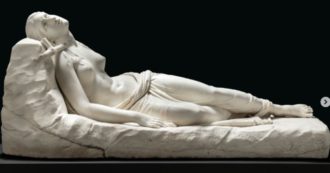 Copertina di Acquistano una scultura per 6mila euro, poi la clamorosa scoperta: è un’opera di Canova da 8 milioni, la “Maddalena giacente”