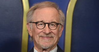 Copertina di Guerra Russia-Ucraina, Steven Spielberg dona 1 milione di dollari ai rifugiati ucraini