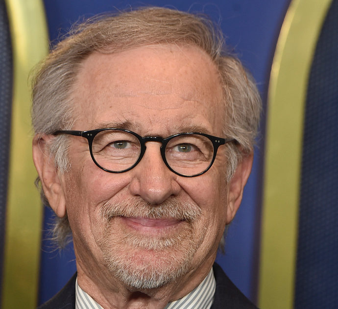 Guerra Russia-Ucraina, Steven Spielberg dona 1 milione di dollari ai rifugiati ucraini