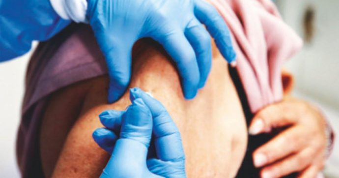 La 4ª dose per tutti Pfizer:  “Necessaria” ma Speranza frena