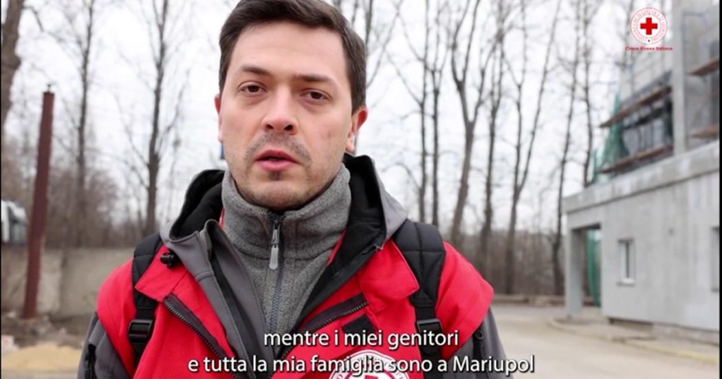 Guerra Russia-Ucraina, il volontario della Croce Rossa: “I miei genitori sono rimasti a Mariupol. Lì situazione tremenda, non ho notizie da 10 giorni”