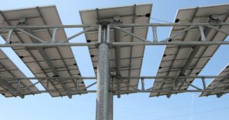 Fotovoltaico, come calcolare se l’impianto sul tetto conviene. Il nodo: l’energia immessa in rete viene pagata meno di quella che si compra