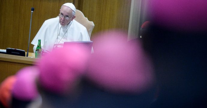 Il Papa promulga la nuova Costituzione apostolica: ecco cosa c’è e cosa prevede