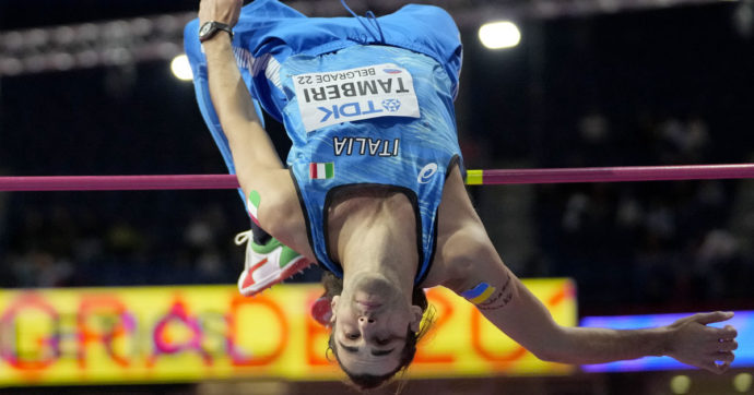Mondiali indoor di Belgrado, Gianmarco Tamberi bronzo nel salto in alto. Il campione olimpico si ferma a 2 metri e 31