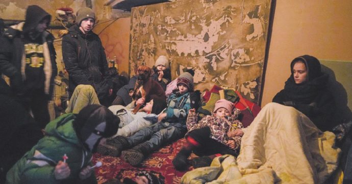 Scontri con i russi casa per casa, civili come topi nei rifugi