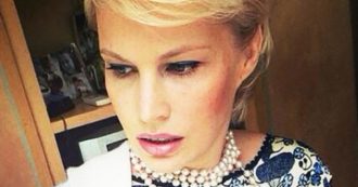 Copertina di Irina Malandina, l’ex moglie di Roman Abramovich rischia di perdere il suo patrimonio da 240 milioni di euro: “Ha paura di ritrovarsi senza niente”. Ecco perché