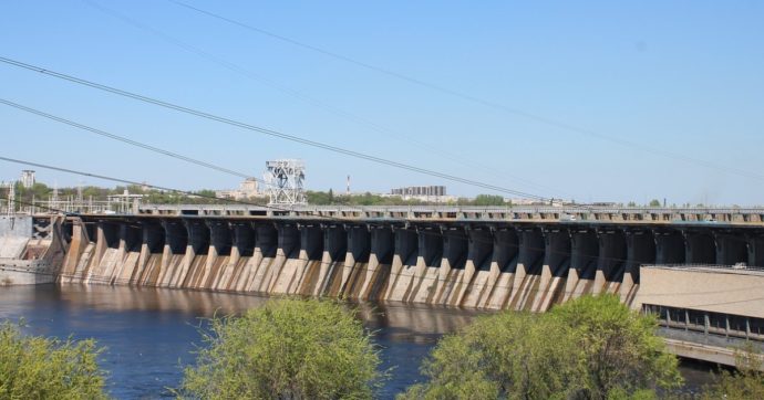 La diga Dnjeprostroj in Ucraina, la più sfortunata: distrutta due volte, ora è di nuovo centrale