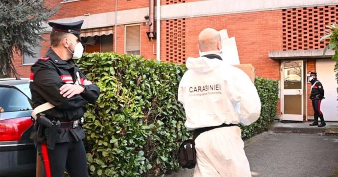 Milano, 61enne uccisa a coltellate in casa. Arrestato dai carabinieri uno dei tre figli