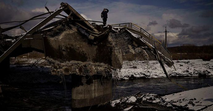 Guerra Russia-Ucraina, la diretta – Cremlino: “Nucleare? Solo se fosse minacciata la nostra esistenza”. Usa annunciano nuove sanzioni