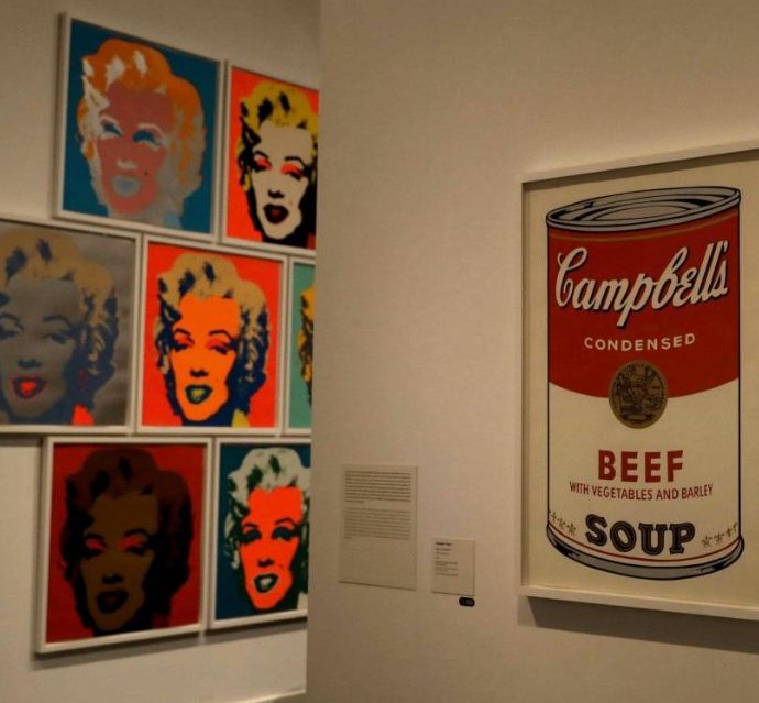 Marilyn Monroe, all’asta per 200milioni uno degli iconici ritratti dell’attrice fatti da Andy Warhol: è l’opera d’arte più costosa del ‘900