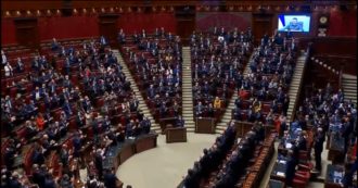 Copertina di Guerra Russia-Ucraina, standing ovation dei parlamentari per il presidente Zelensky collegato la Camera