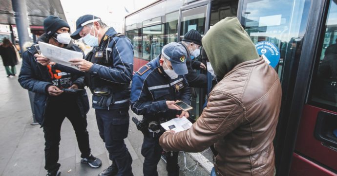 Over 50 non vaccinati: il bluff delle multe soltanto tra 6 mesi