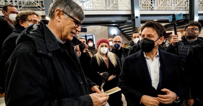 Conte a Caivano: “Chi minaccia Don Patriciello va arrestato”