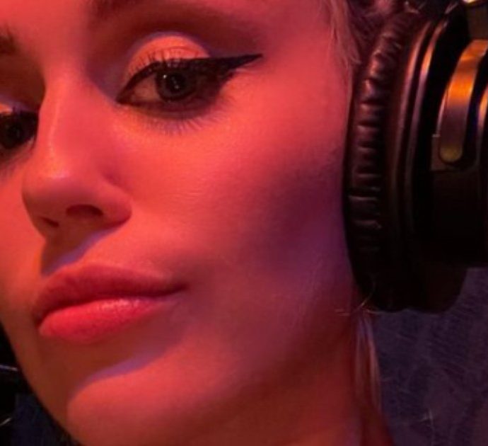 L’aereo di Miley Cyrus è stato colpito da un fulmine: il video postato dalla popstar