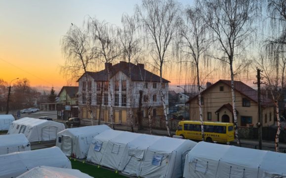 Ucraina, ospedale da campo israeliano allestito a Mostyska: 66 posti letto e cure possibili per 150 pazienti