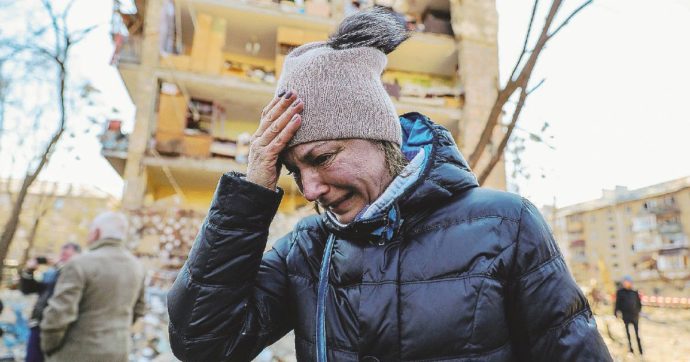 Kiev contrattacca, ma resta ostaggio del suo coprifuoco