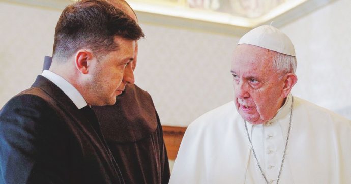 Ucraina, proseguono le pressioni sul Vaticano ma il Papa resta fuori dal coro