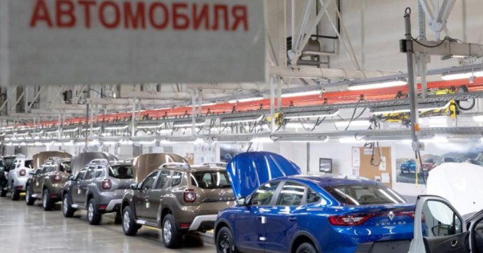 Renault comunica lo stop delle sue attività industriali in Russia