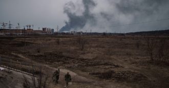 Copertina di Guerra Russia-Ucraina, Kiev denuncia l’uso di armi al fosforo sui civili: quali effetti hanno e cosa dicono i trattati internazionali