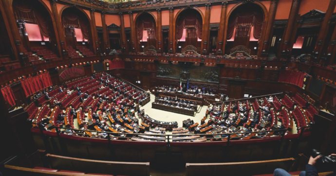 Lega e 5Stelle (ri)uniti contro il premier: “No a nuove spese militari”