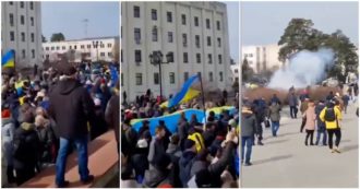 Copertina di Guerra Russia Ucraina, le truppe di Mosca entrano a Slavutych. La gente scende in piazza a protestare: “Assassini tornate a casa”